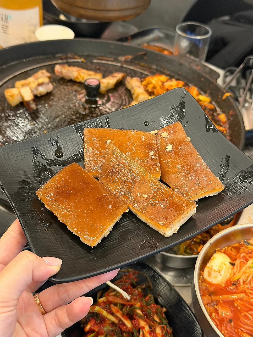 서비스로 나온 돼지껍데기