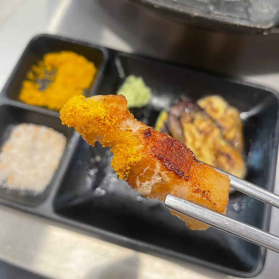 카레가루에 찍어 먹는 삼겹살