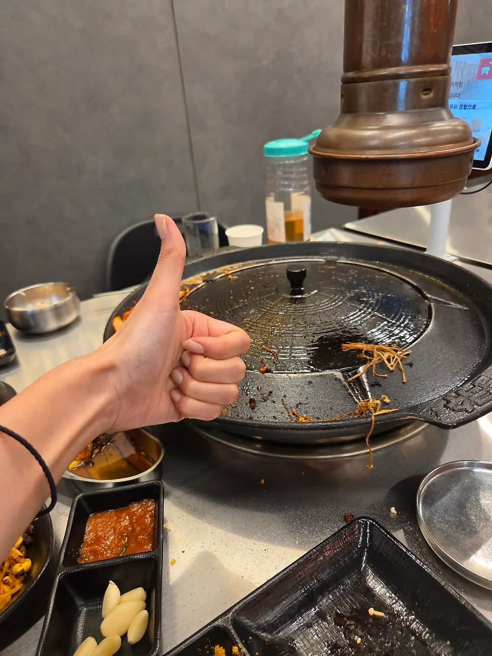 Table at Ssamchae Sotttukkeong Samgyeopsal after finishing the meal