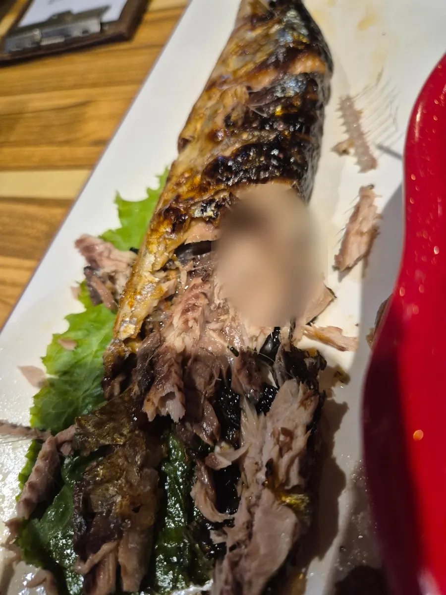 기본 반찬으로 나온 꽁치구이