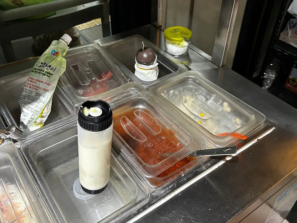 Self-serve side dish bar in the store