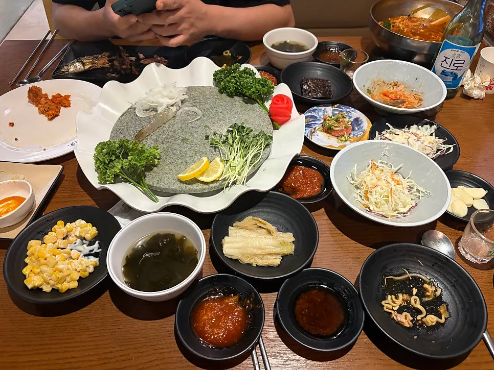 생새우와 우럭회 반반 소자 낮술 한 상