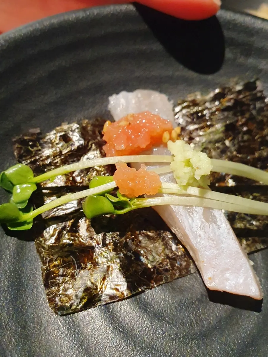 백김치에 싸 먹는 도다리회