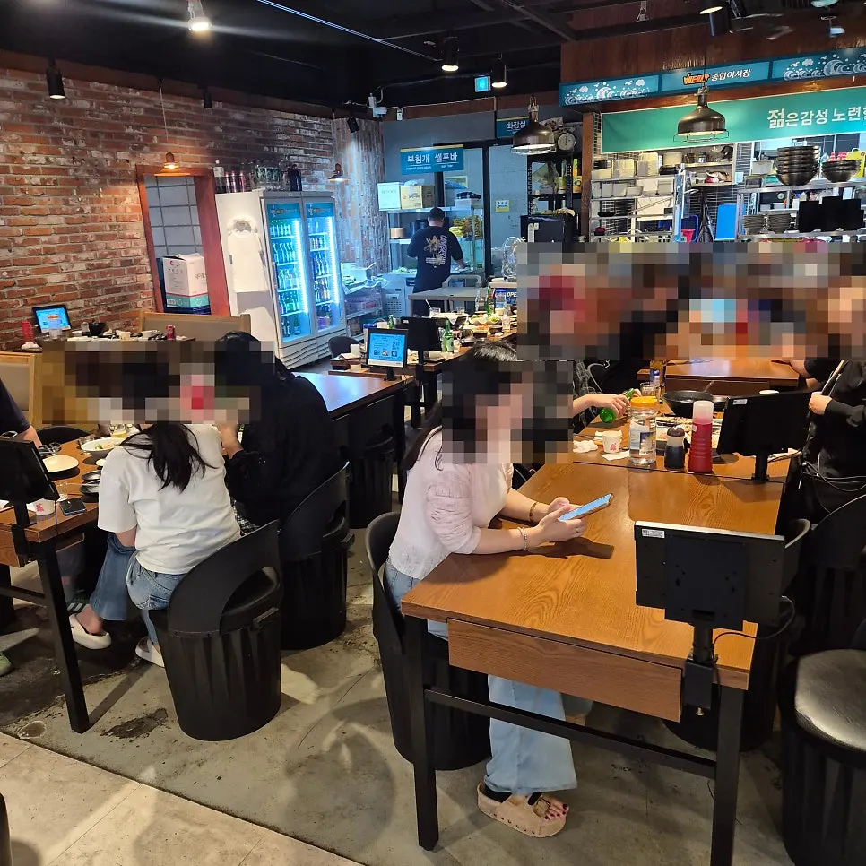 야장 공간이 있는 구월동 횟집 외부