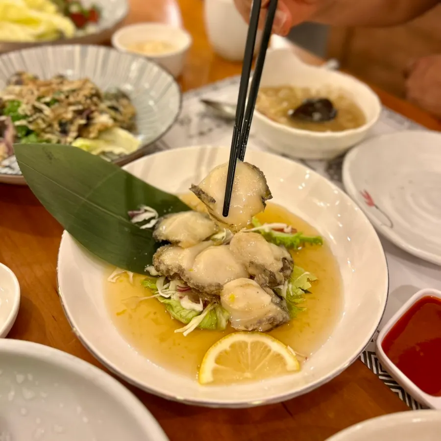 오독오독한 전복회 클로즈업