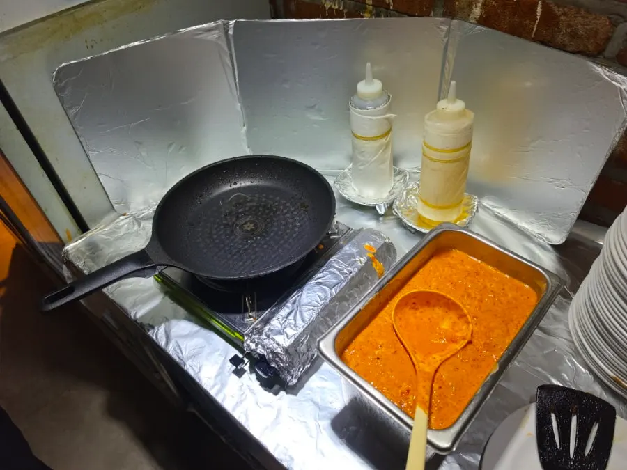 Sudut lauk-pauk di self bar