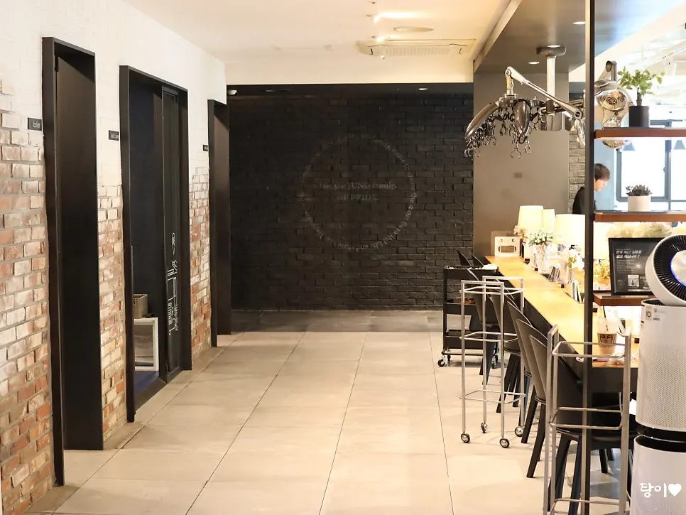 Reception area inside Juno Hair Guwol-dong Rodeo Branch