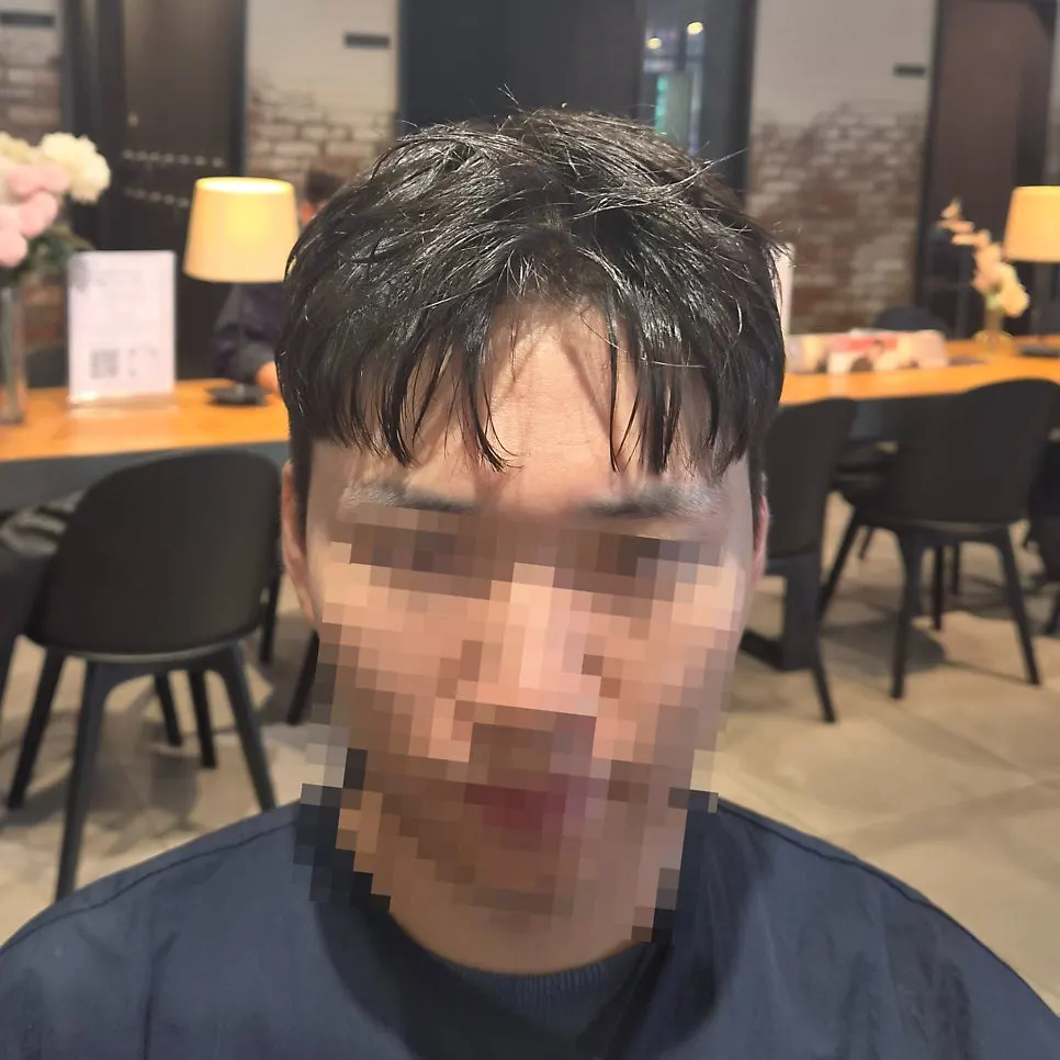 두상 길이를 보완한 남자 커트 정면
