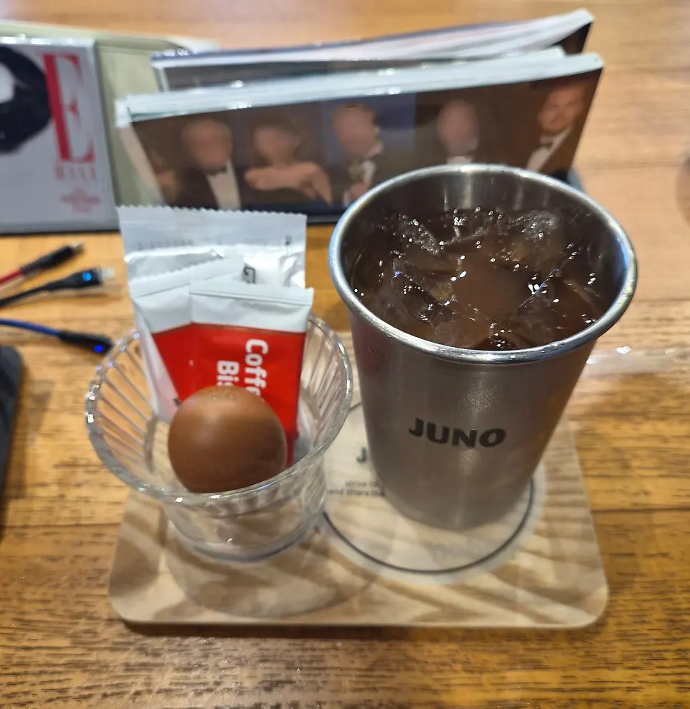 스팀 기계에서 대기하는 모습