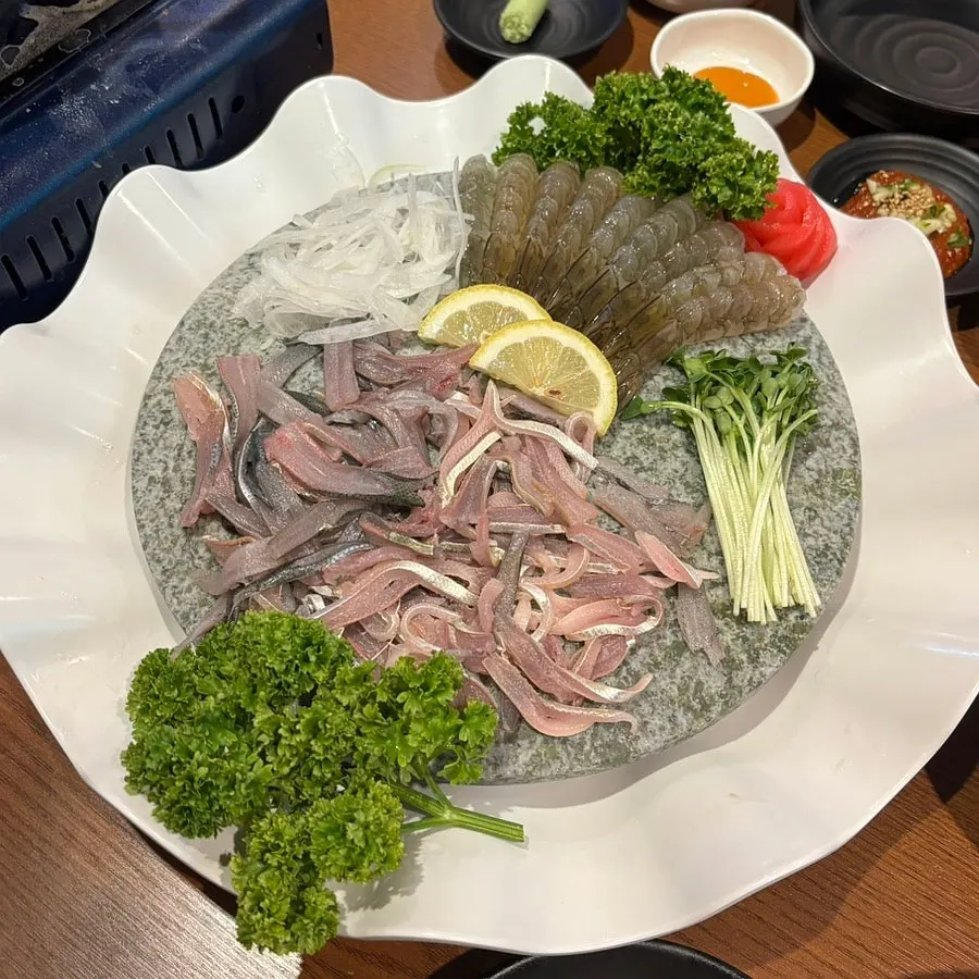 Plate of in-season gizzard shad seogosi