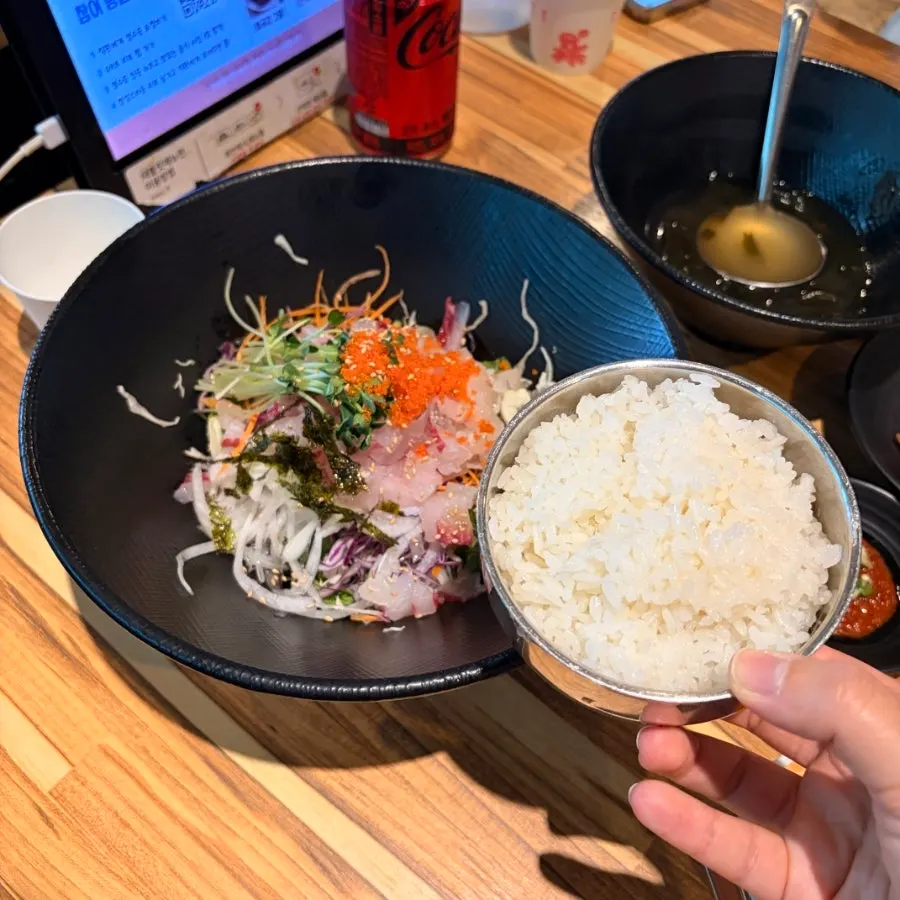 Hoedeopbap special, ₩9,000, one bowl