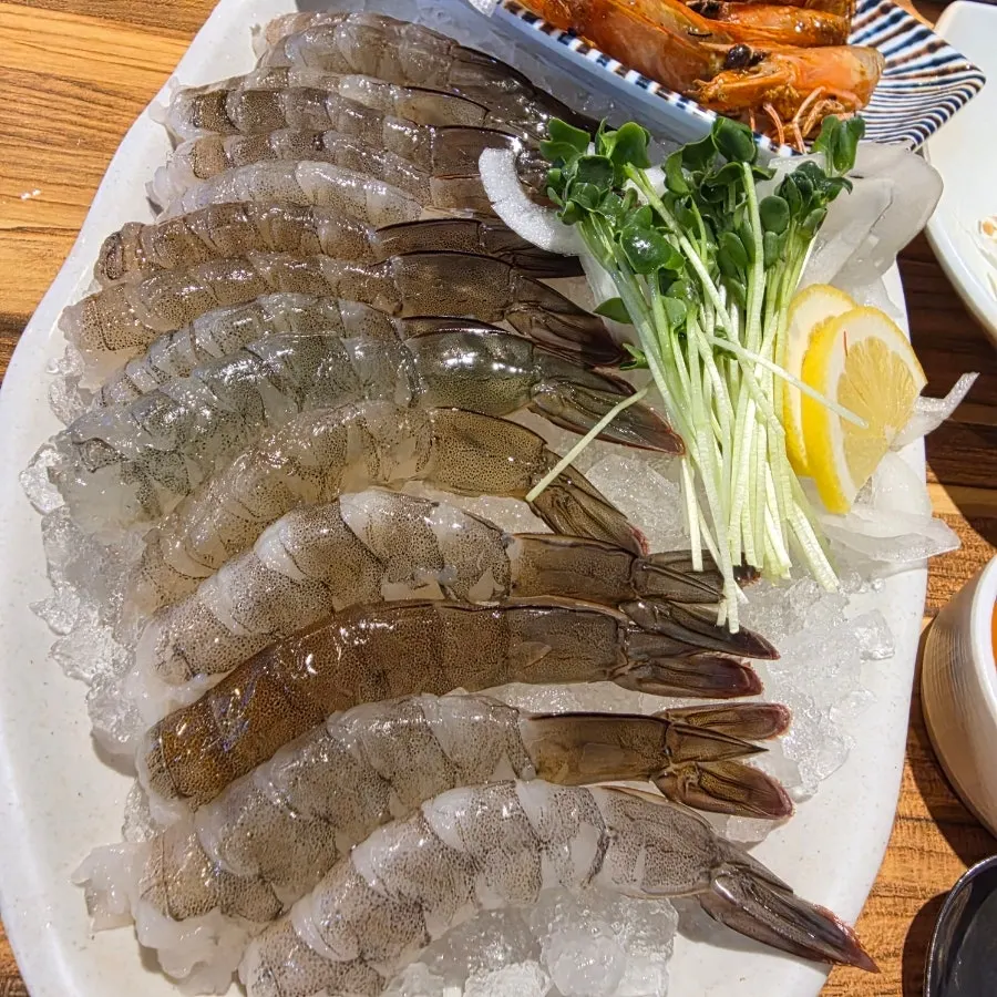 생새우회 소자 한 접시