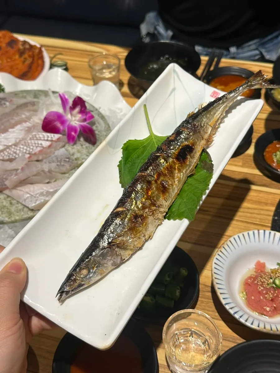 처음 차려진 밑반찬 한 상