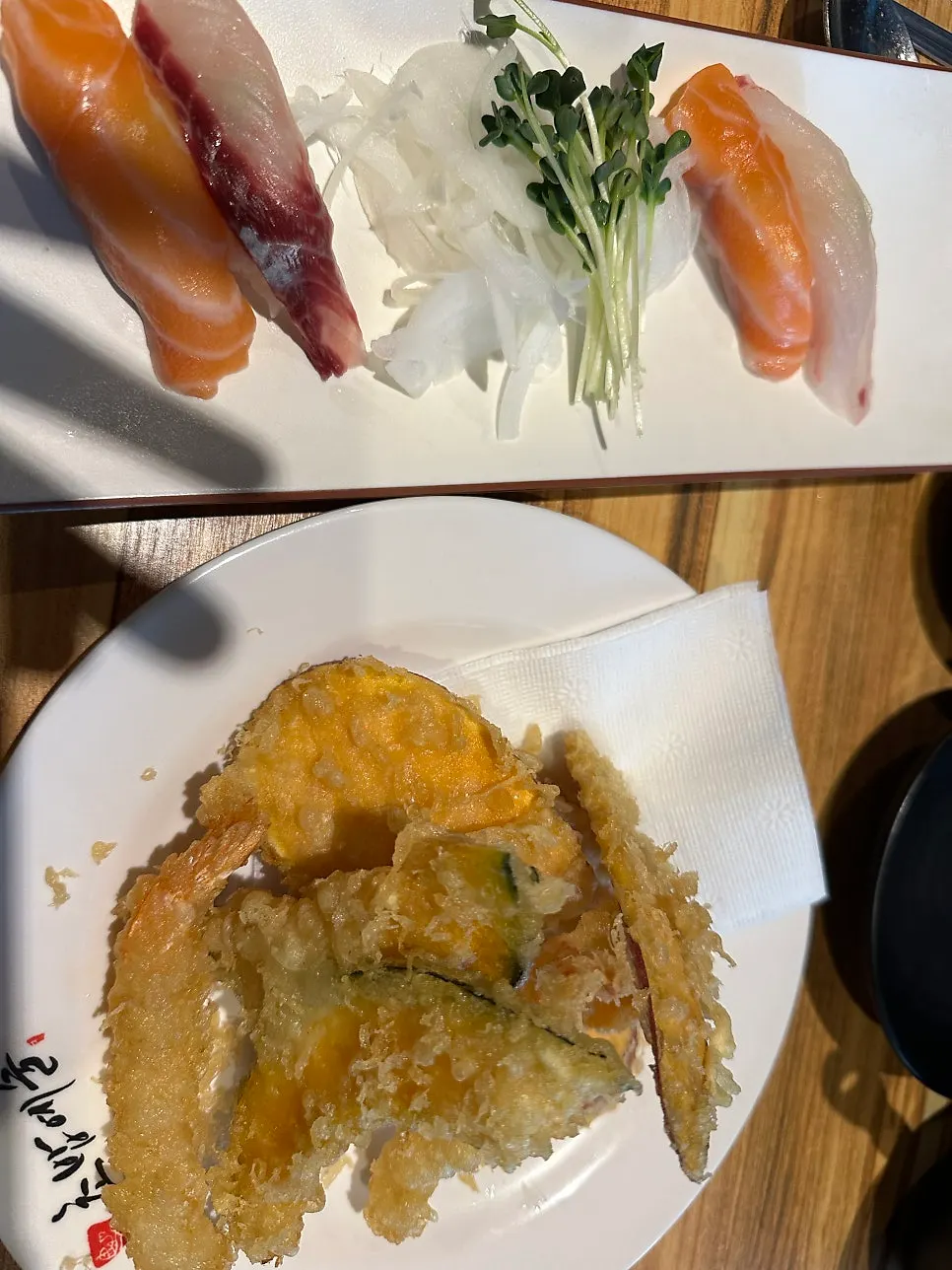 Crispy tempura served with the lunch set