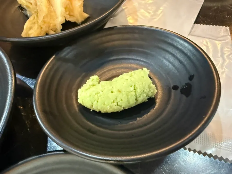 푸짐하게 제공된 와사비