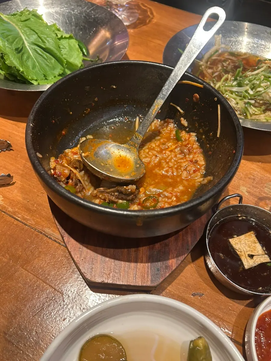 Table at Sip Sam Dae after the meal