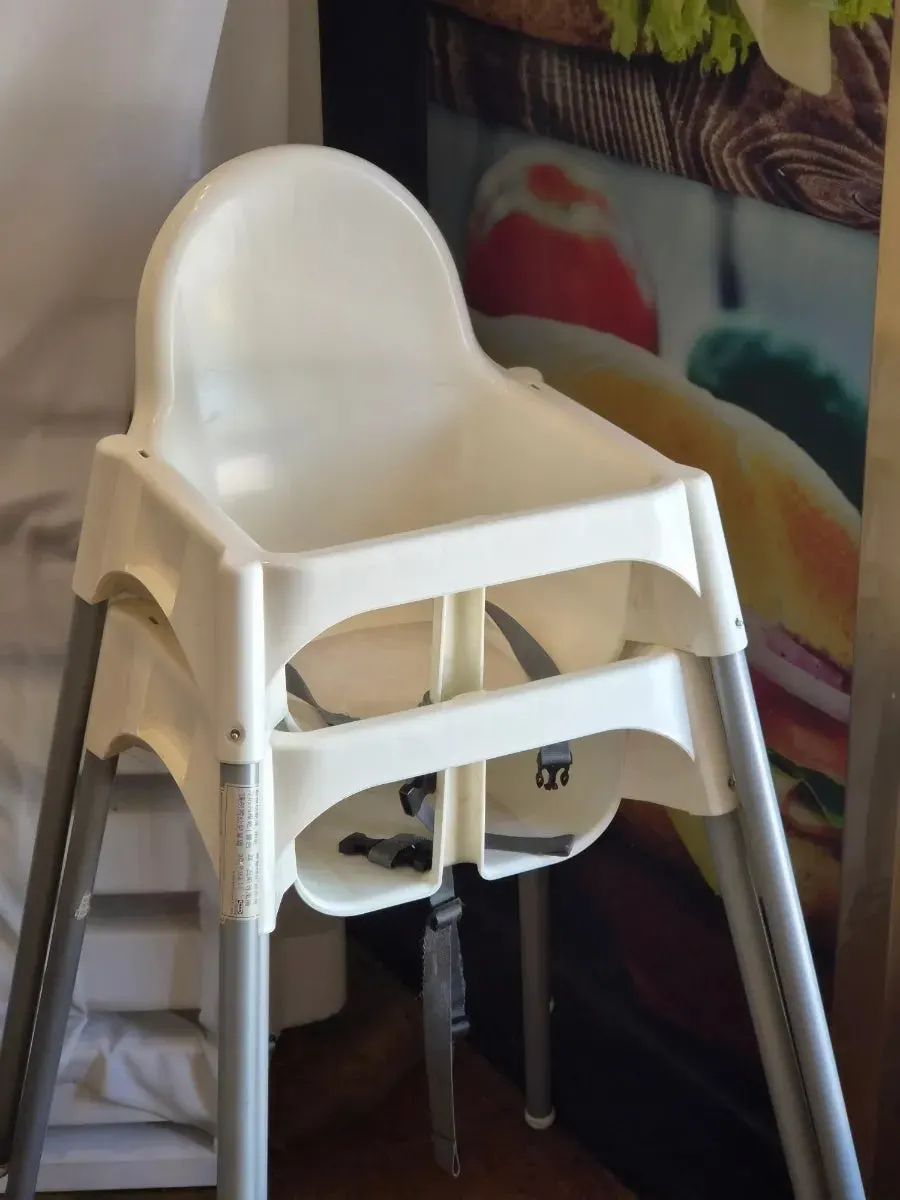 Withwich with high chairs available