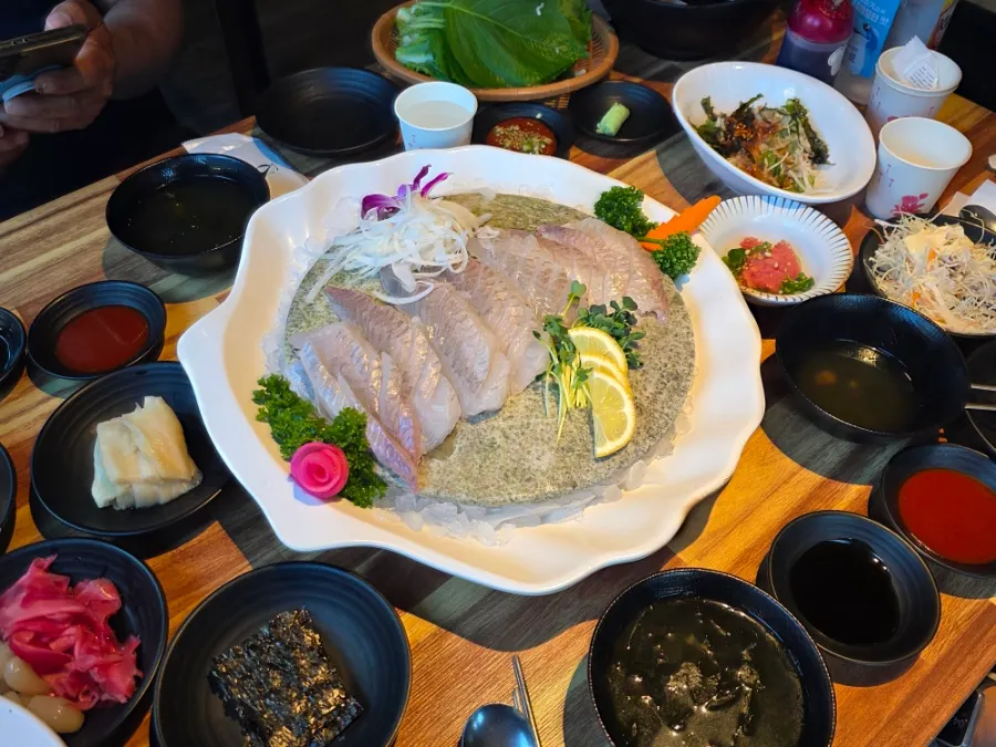 우럭회가 나오기 전 김치전