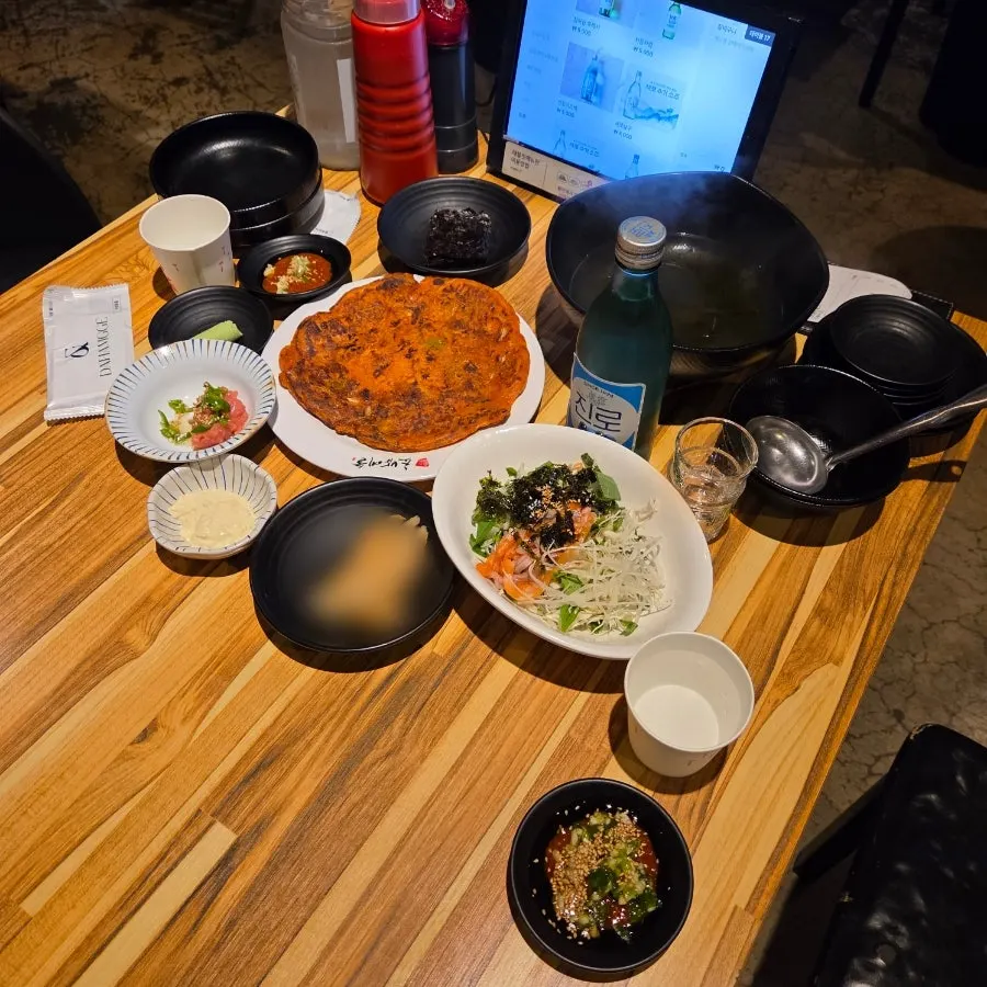 Set menu info including sushi and fried dishes