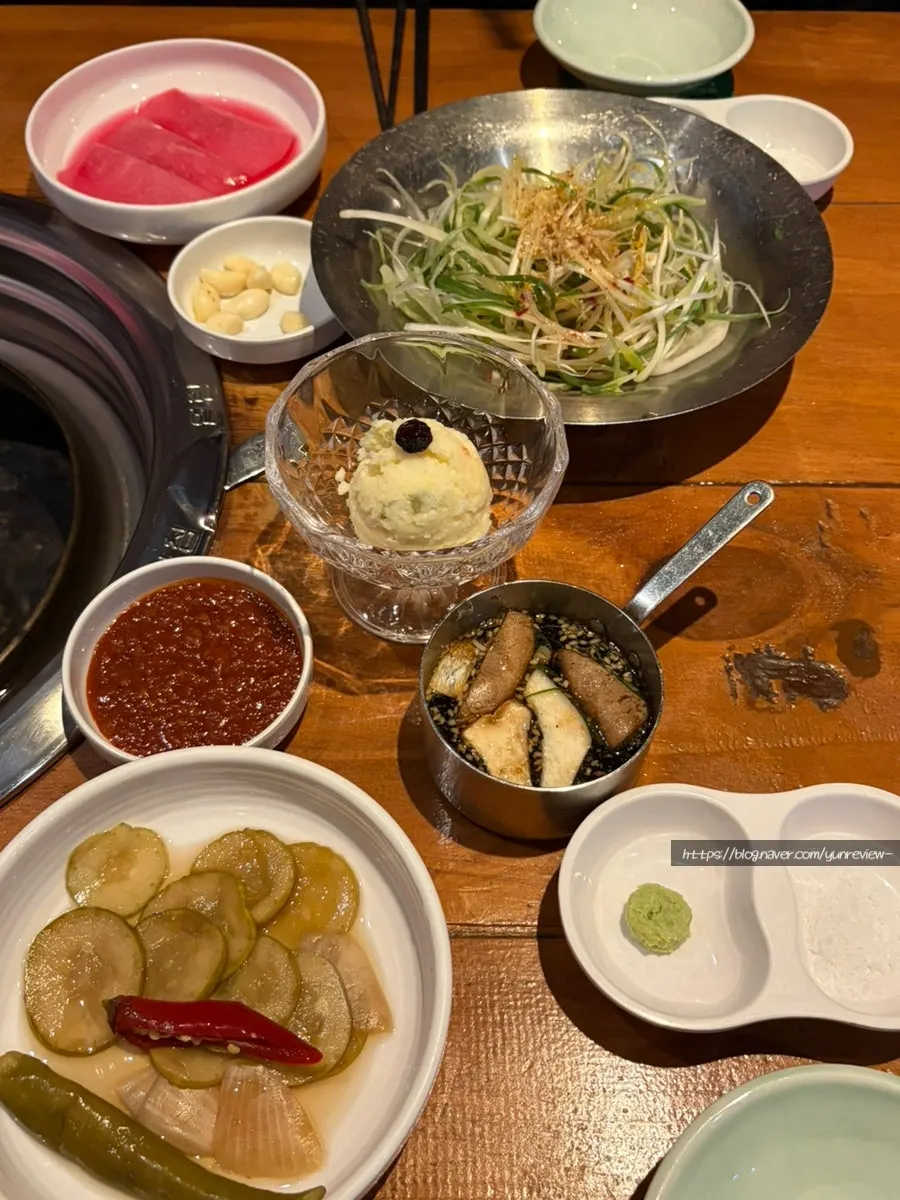 Premium beef rib set menu components