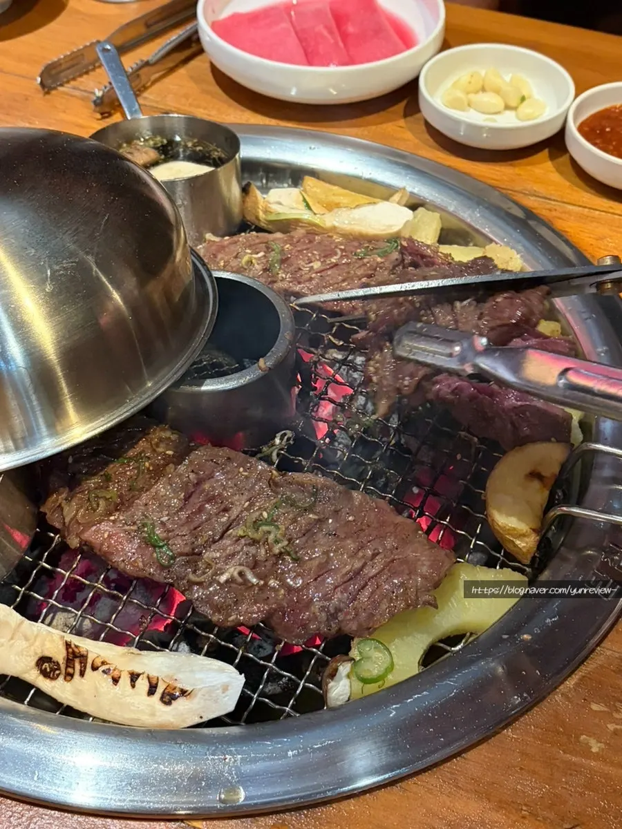Grilled marinated beef rib meat
