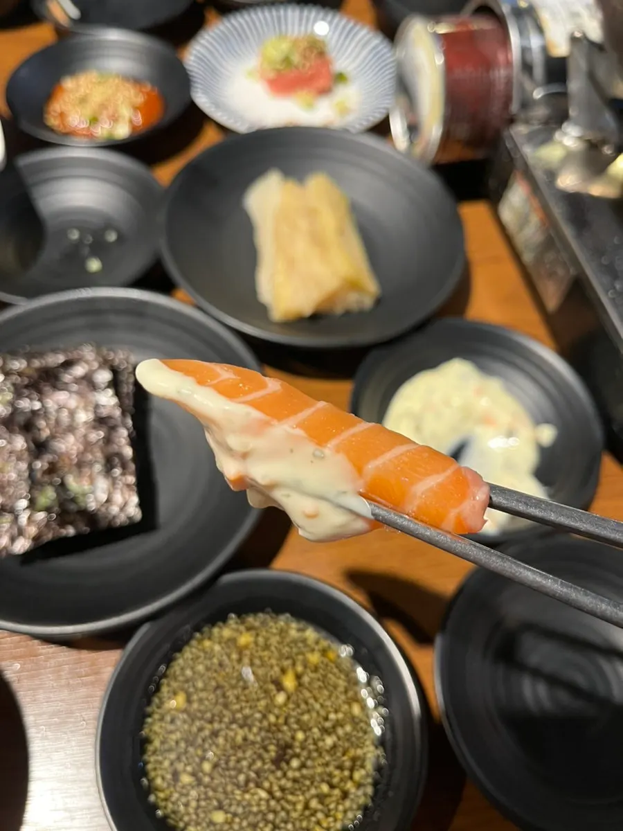 김에 싸 먹는 회 한 점