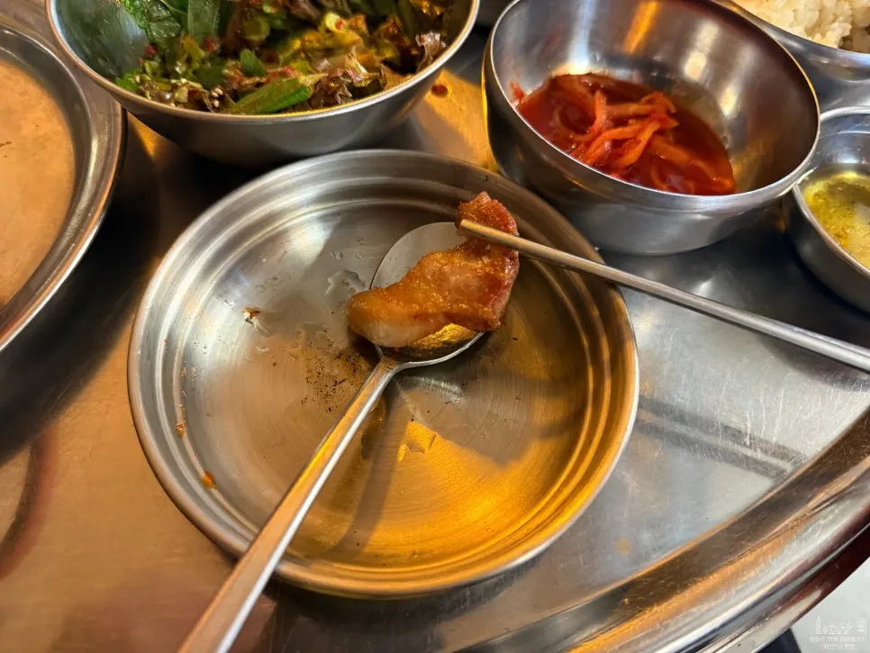 Panggang arang dengan pork jowl dan dwi-gogi