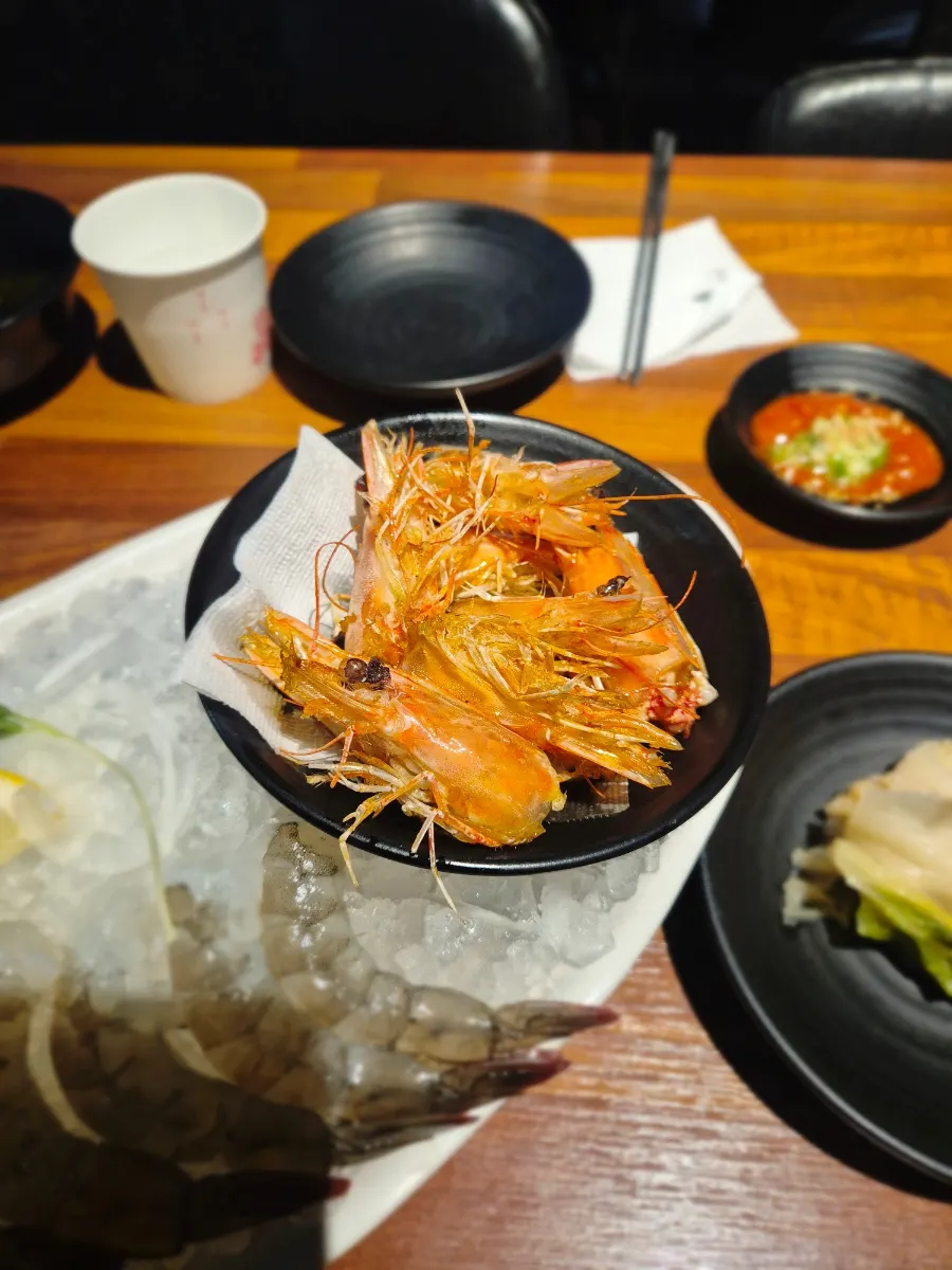 Raw shrimp served over ice