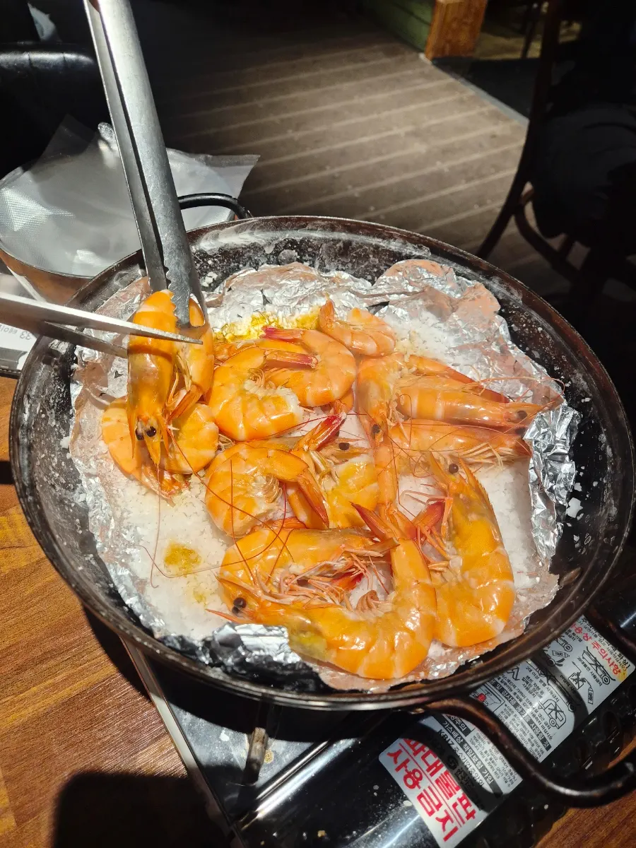 An extra platter of grilled shrimp