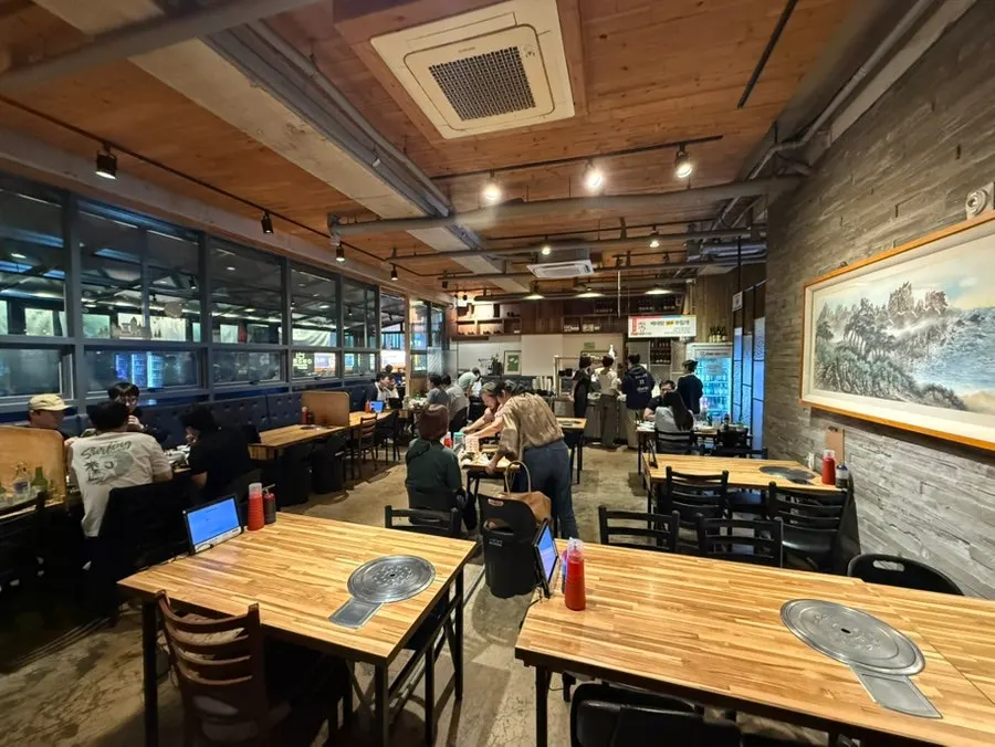 Exterior of Veteran General Fish Market Incheon Guwol Branch