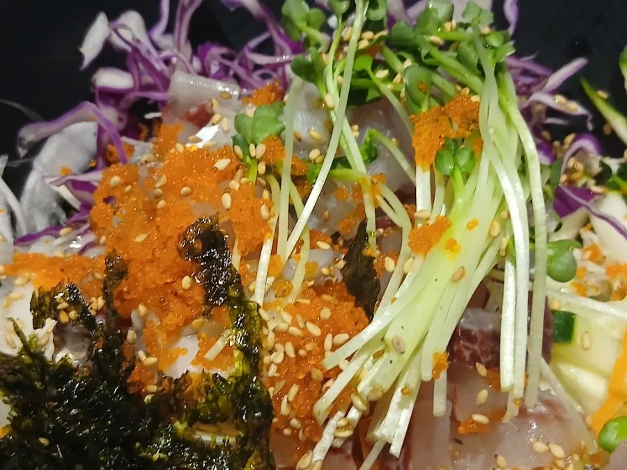 A meal with roe rice and hoe-deopbap