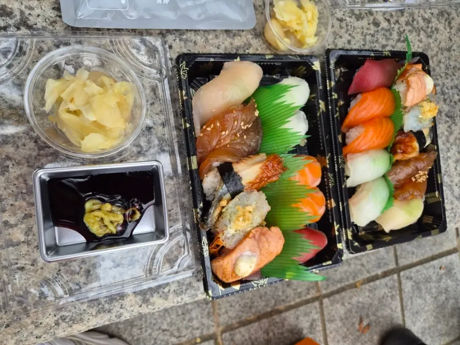 Shrimp sushi sprinkled with butter