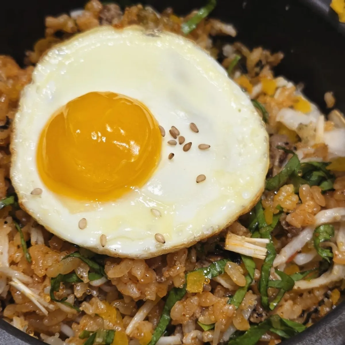 비빔밥과 떡갈비 세트 한 상 차림