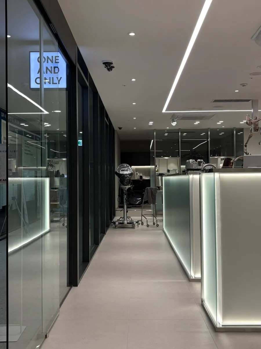 Comfortable hair salon space