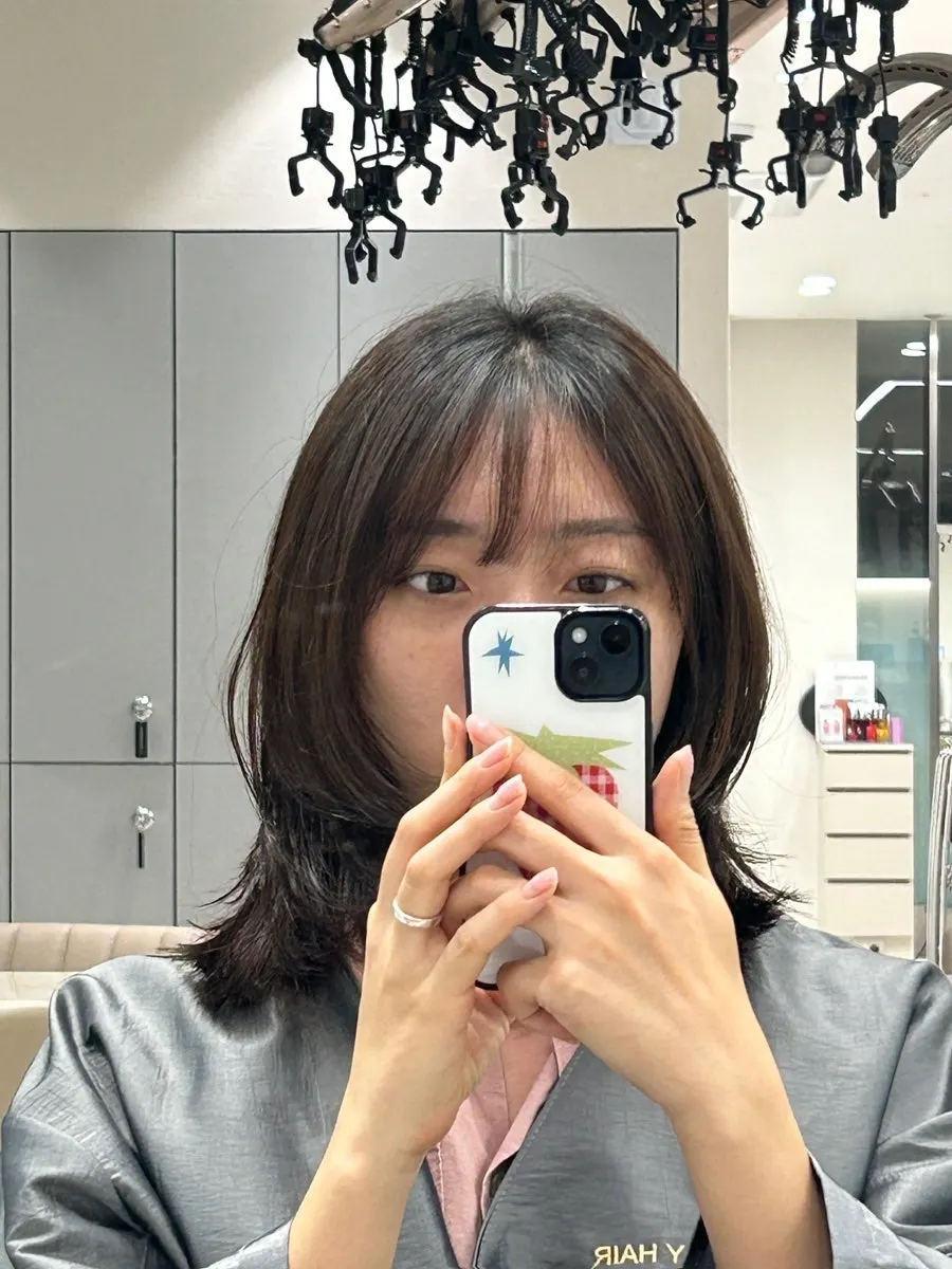뿌리볼륨이 살아난 단발 완성 모습