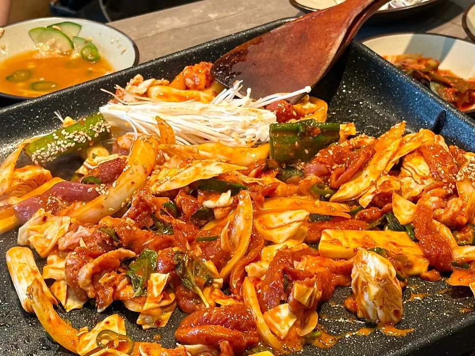 Doenjang jjigae included in the Deo Chadol couple course