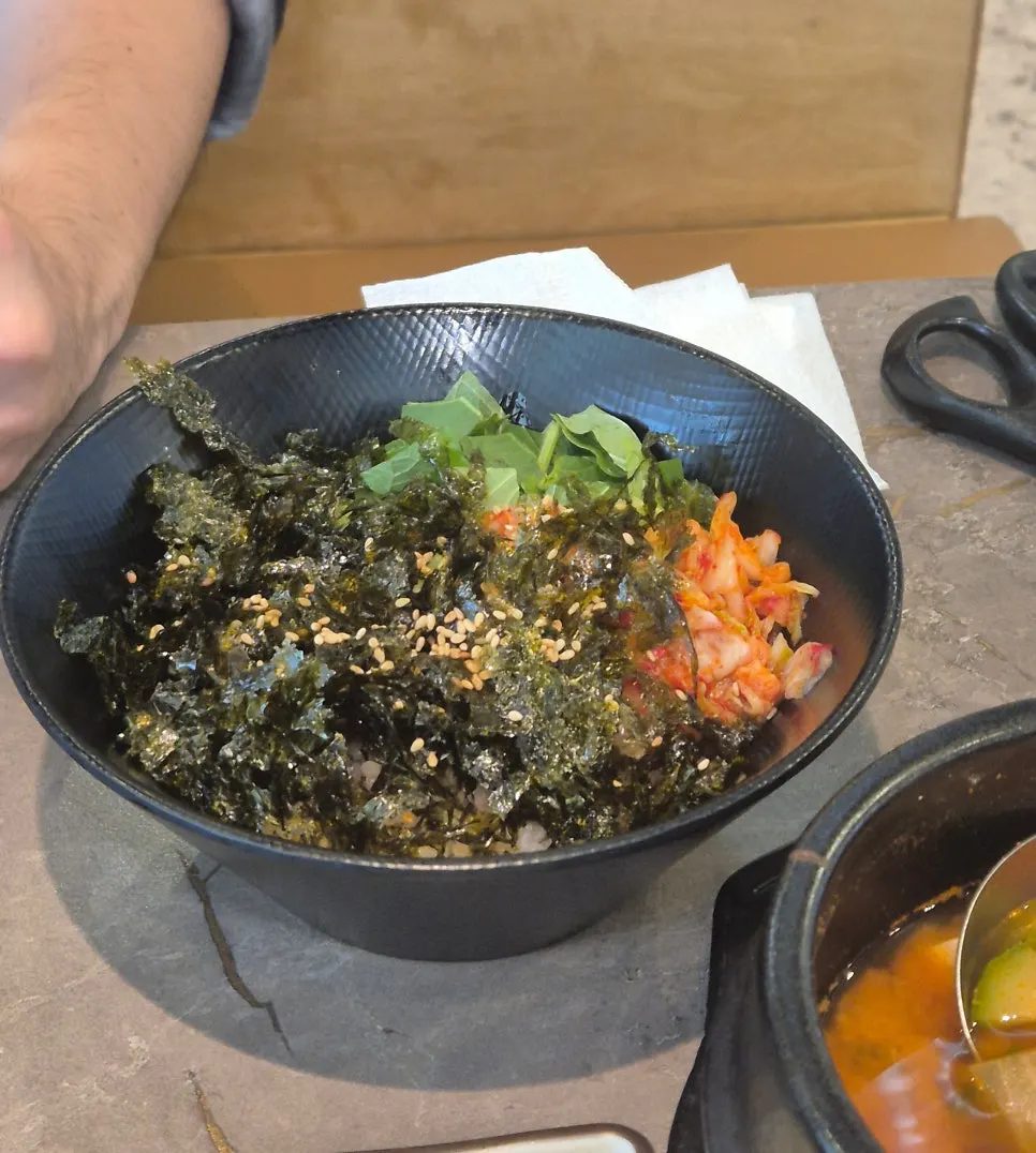 코스 마무리로 나온 볶음밥
