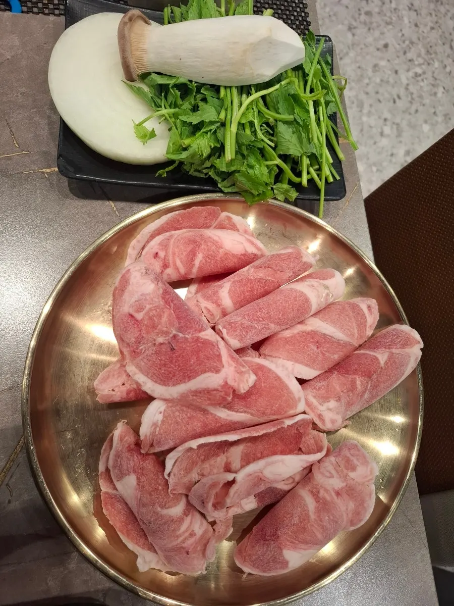 First course of duck chadol-gui