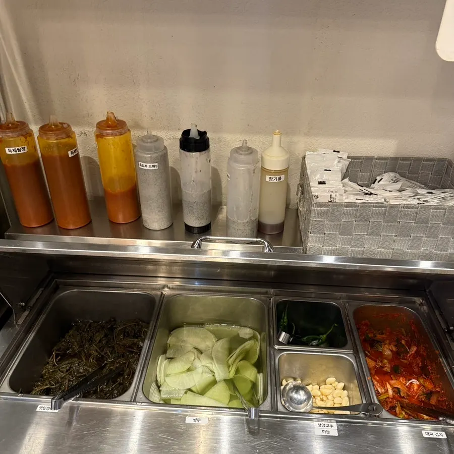 더차돌 과천본점 셀프바 기본 세팅