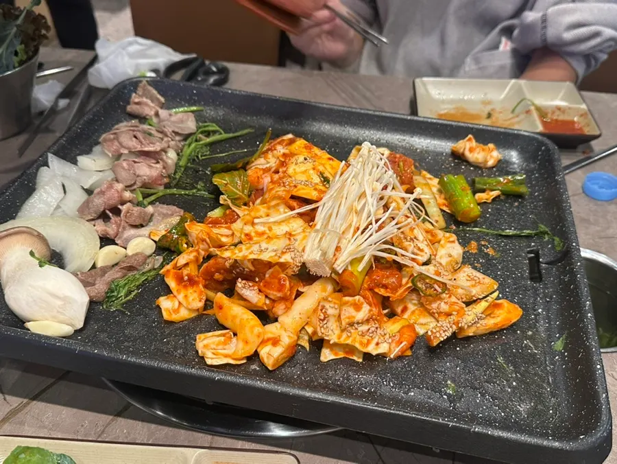 채소에 싸 먹는 오리차돌 쌈