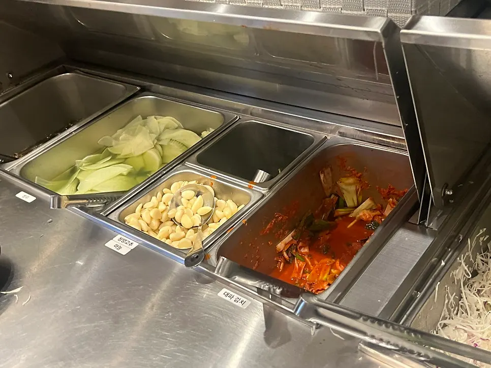 Self-serve side dish bar at Deo Chadol