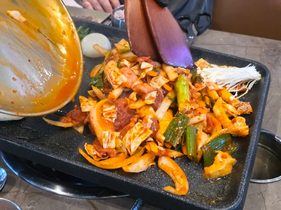 Spicy-seasoned raw duck stir-fry, 400g