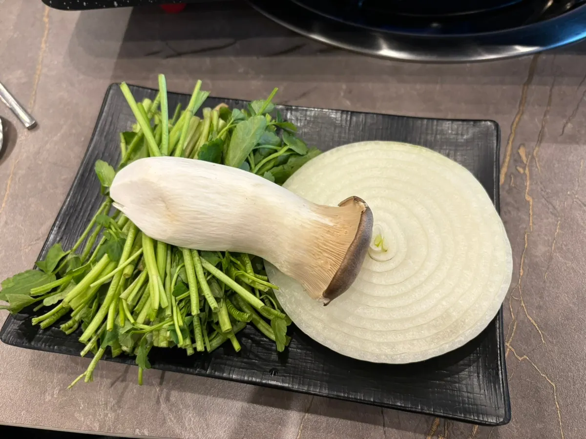 Basic side dishes: salad, lettuce wraps, green onion kimchi