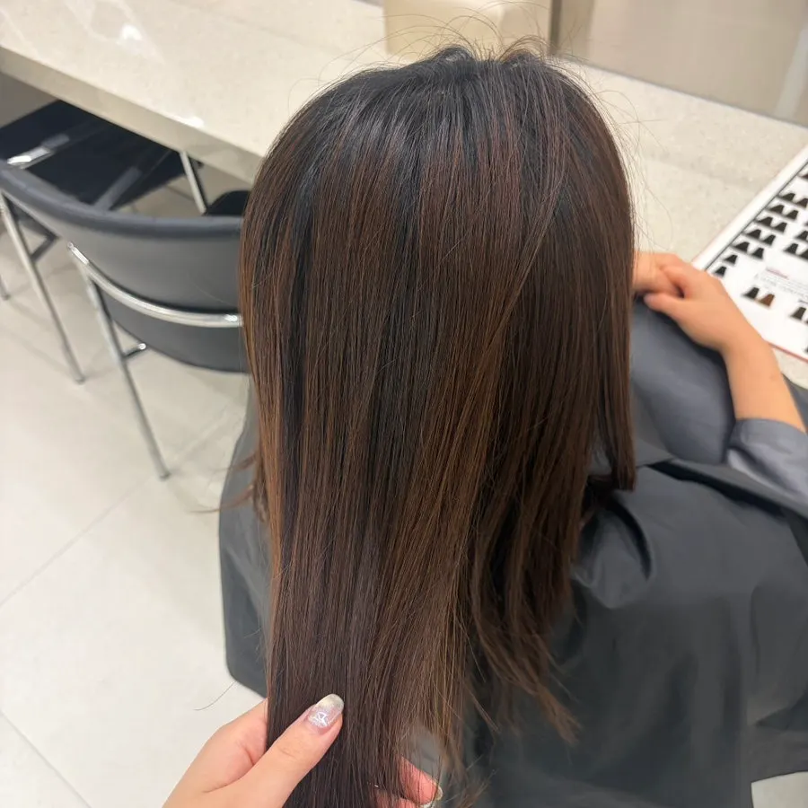 Consultation on personal color and hair-color needs
