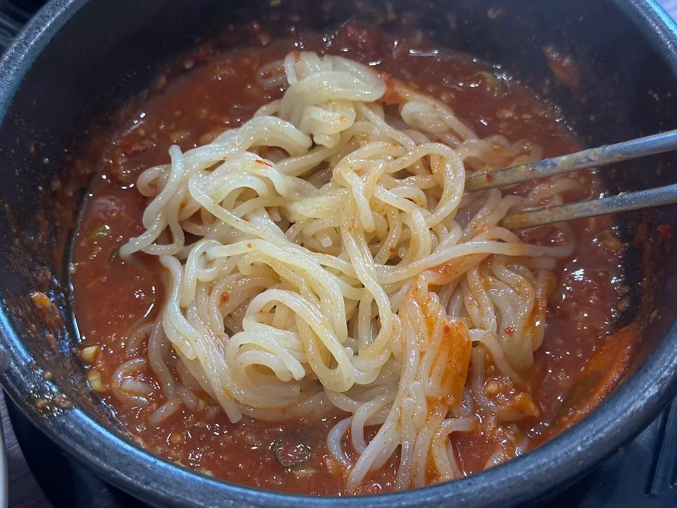갈비찜 양념에 비빈 밥 한 그릇