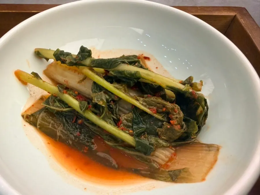 Salad and seasoned fish side dish