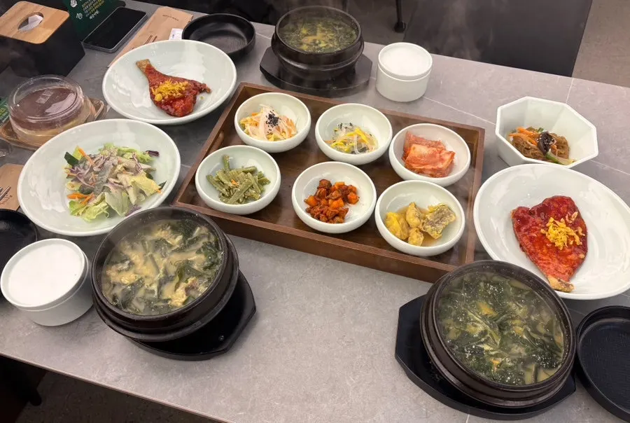 Table set with three different seaweed soup sets