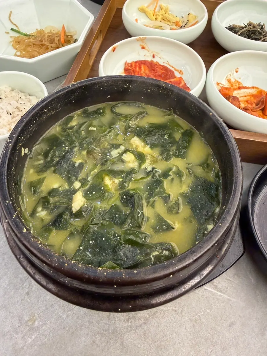 Table after finishing the meal at Haenon Miyeok Gwacheon Direct Branch