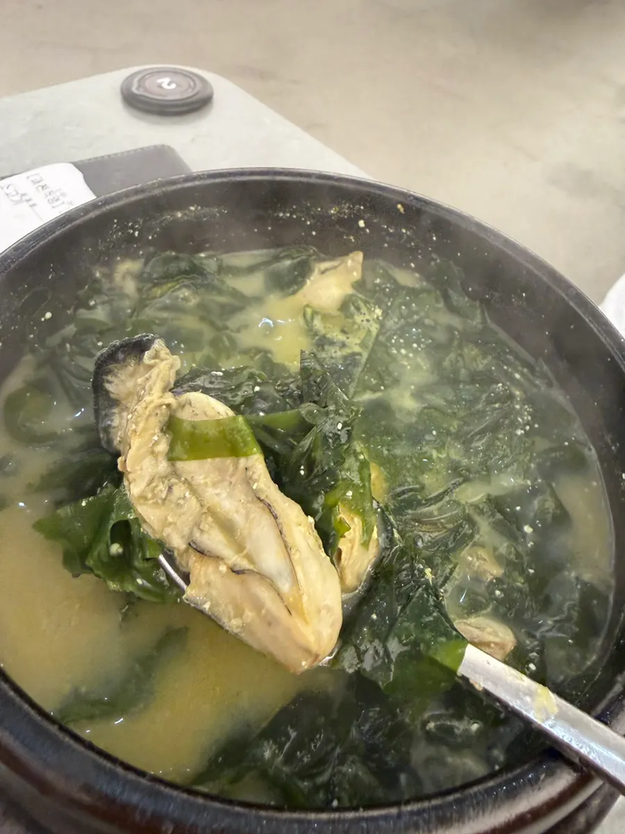 굴이 통통한 통영굴미역국