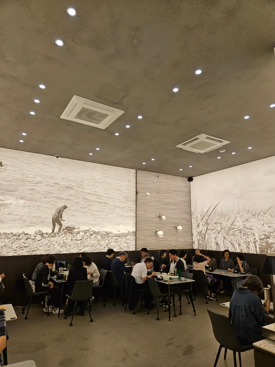 Interior of Haenon Miyeok Gwacheon Direct Branch with high ceilings